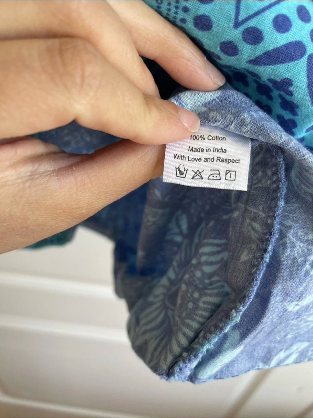 La Plage Pintuck Smocked Sleeve Blouse Blue Floral Sz M Coastal Resort - Picture 4 of 6